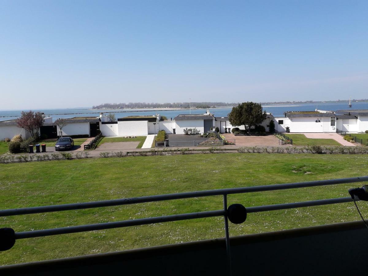 Appartement Mit Balkon Und Meerblick Фехмарн Екстериор снимка